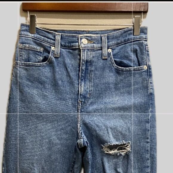 Levi’s High Waisted Mom Jean 
Blue Distressed Denim Jeans 28 - Picture 3 of 9
